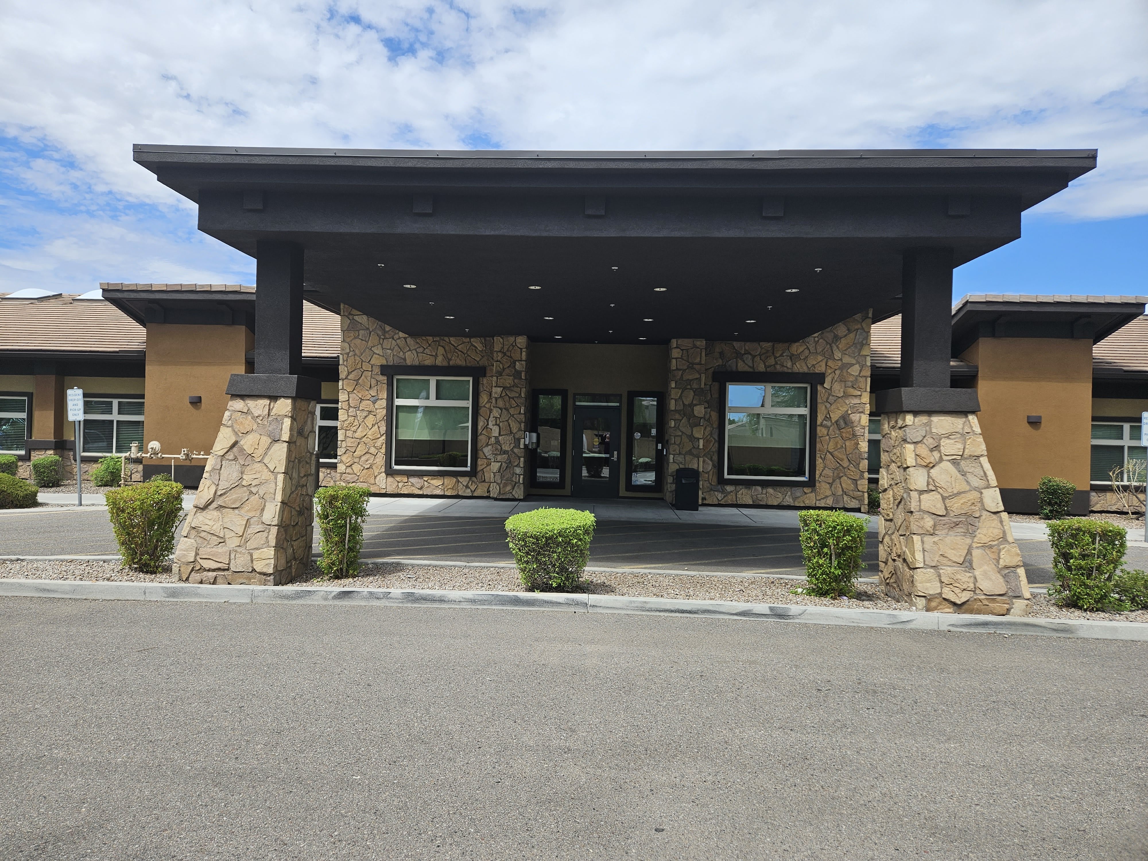 Mosaic Gardens Memory Care at Chandler community photo 1
