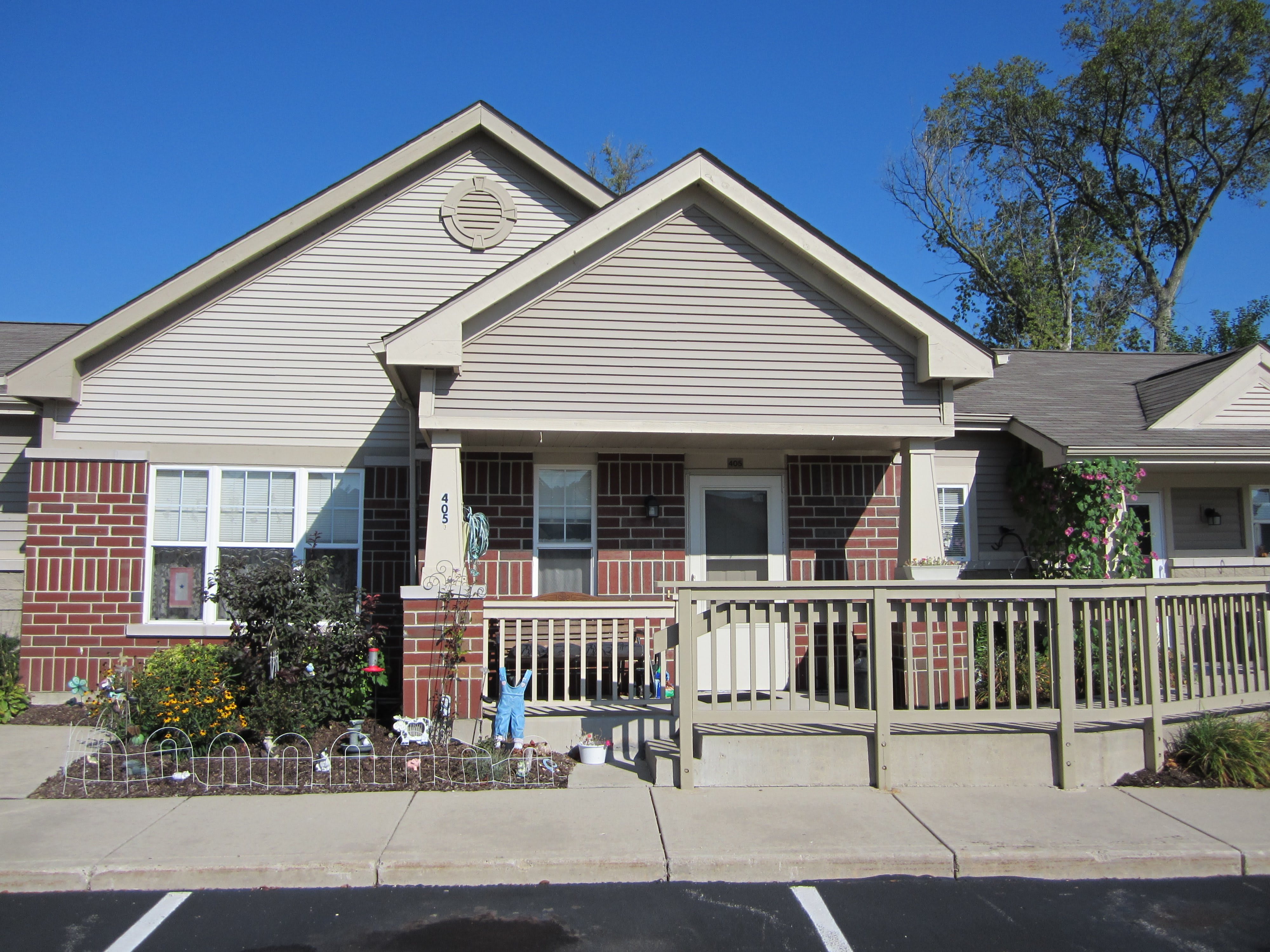 Woodstock Senior Lane community photo 1