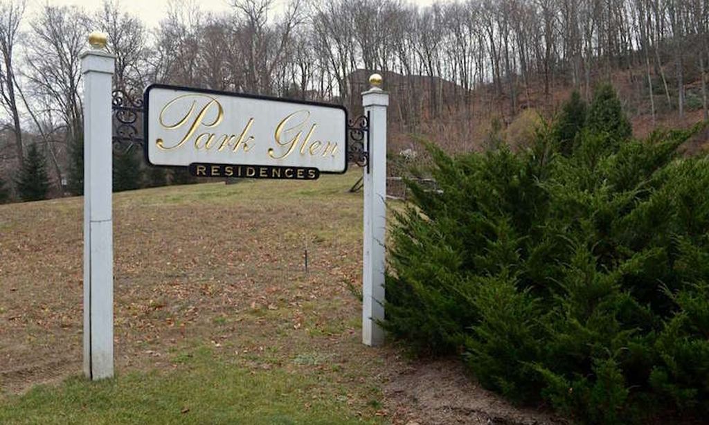Park Glen community photo 1