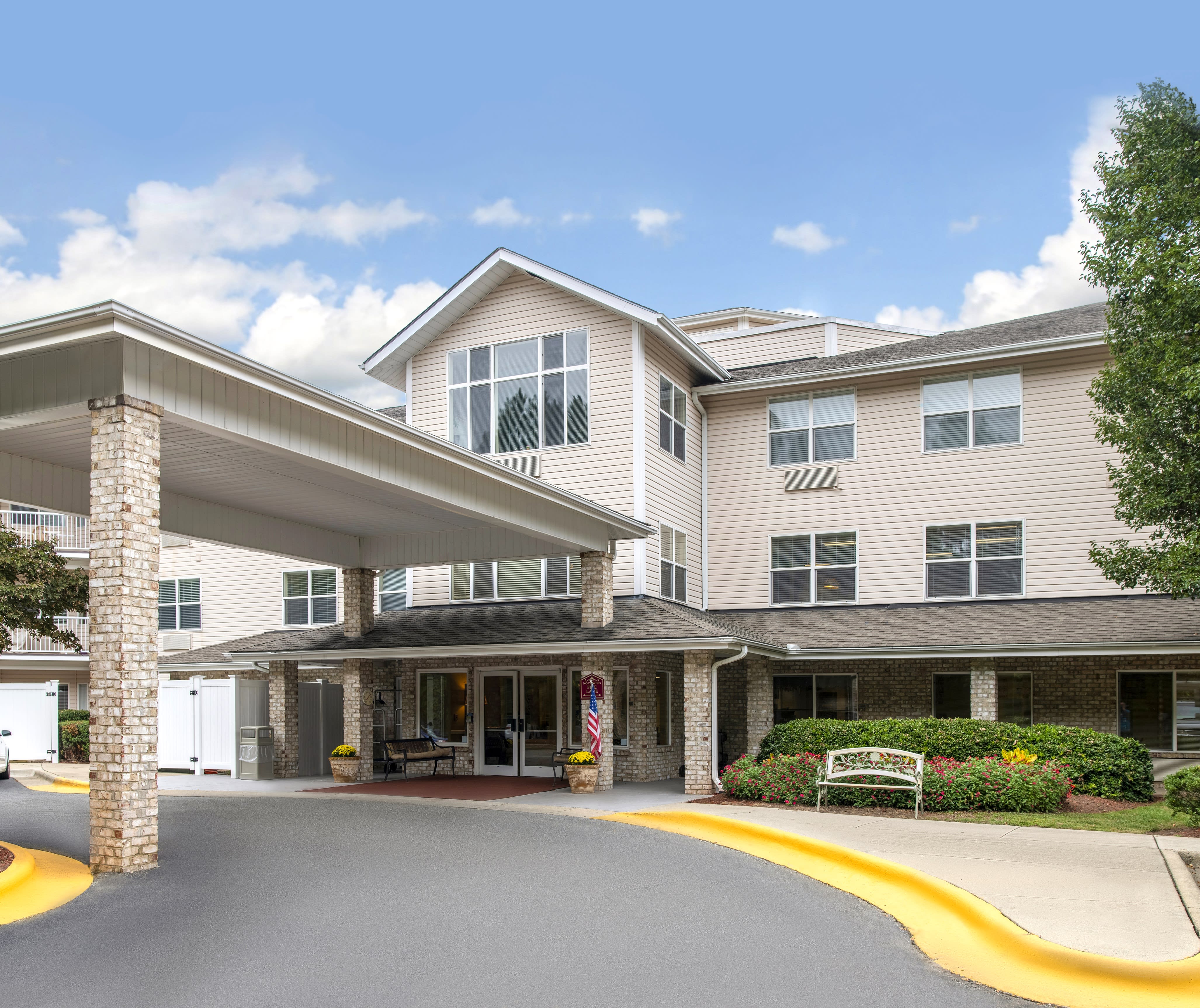 Solista Durham by Cogir Senior Living community photo 1