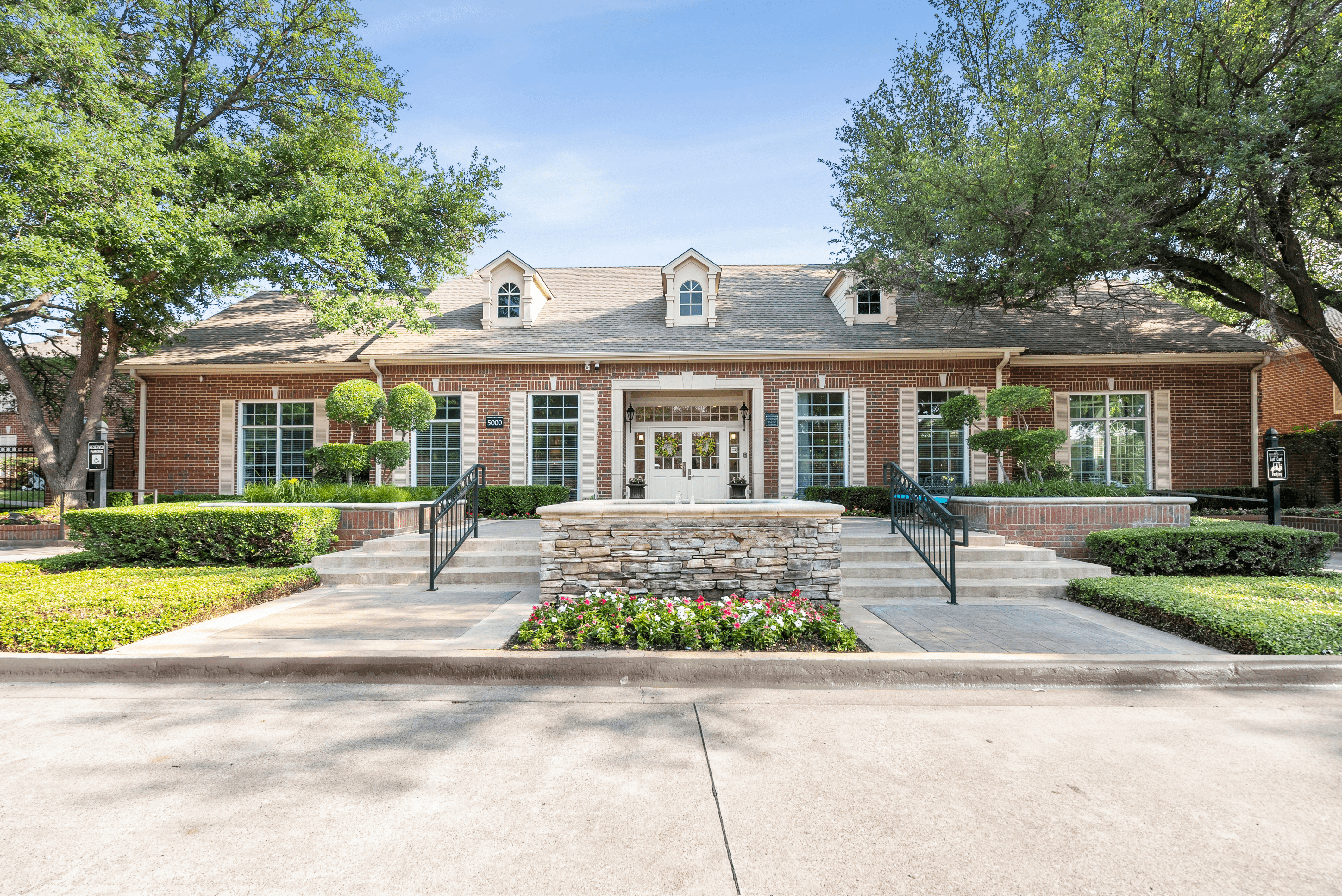 The Oaks at Plano community photo 1