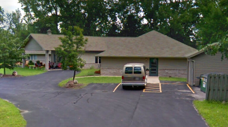 Bay Harbor Memory Care and Assisted Living of Suamico community photo 1