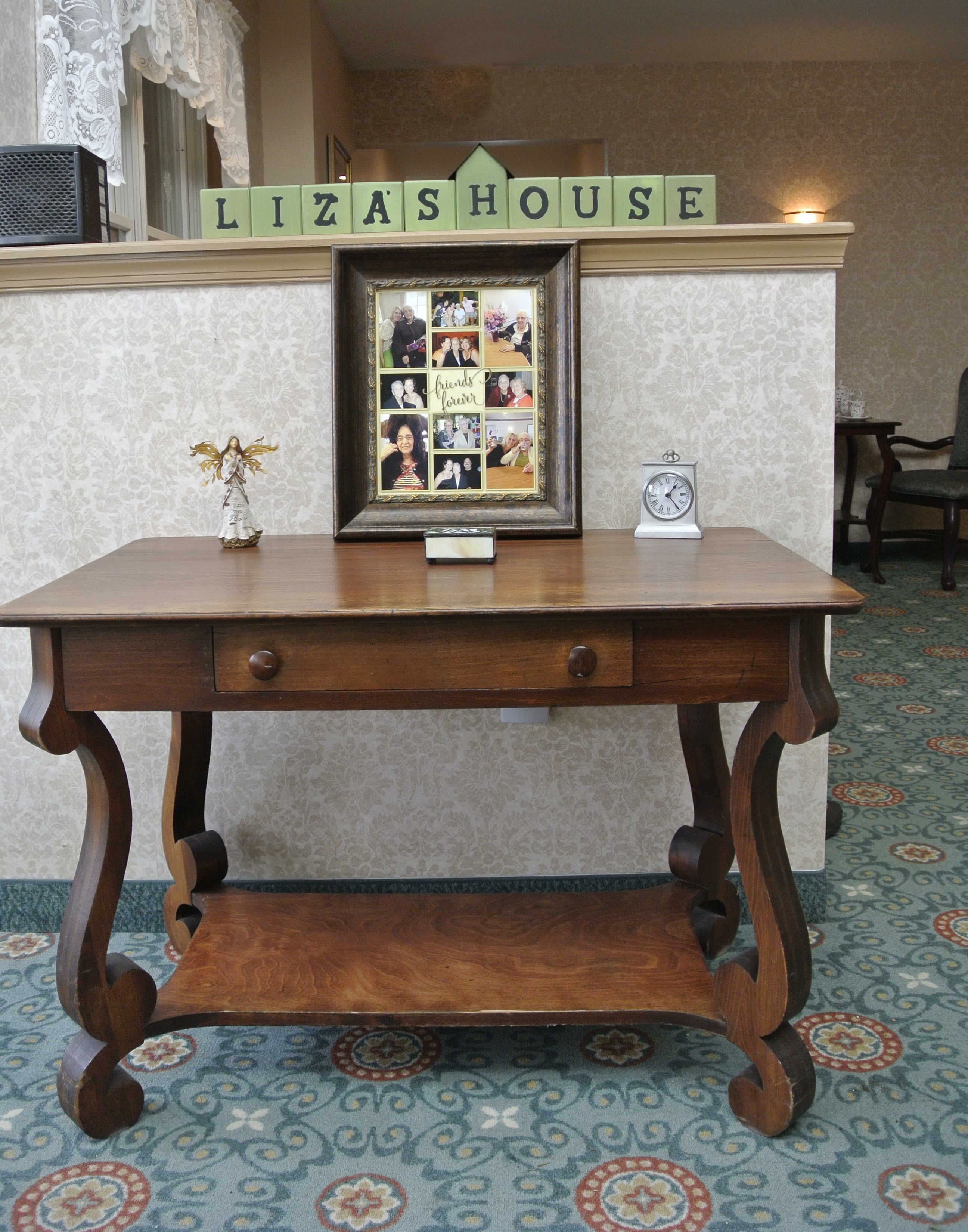 Liza's House community photo 1