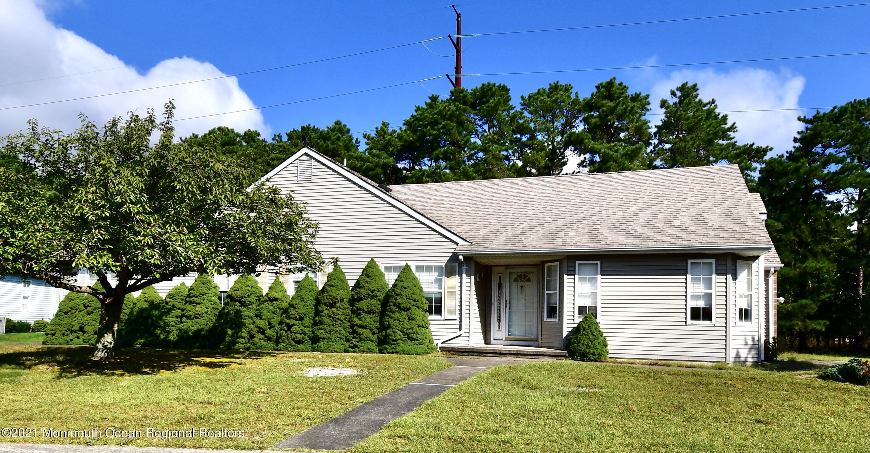 Holiday Heights community photo 1