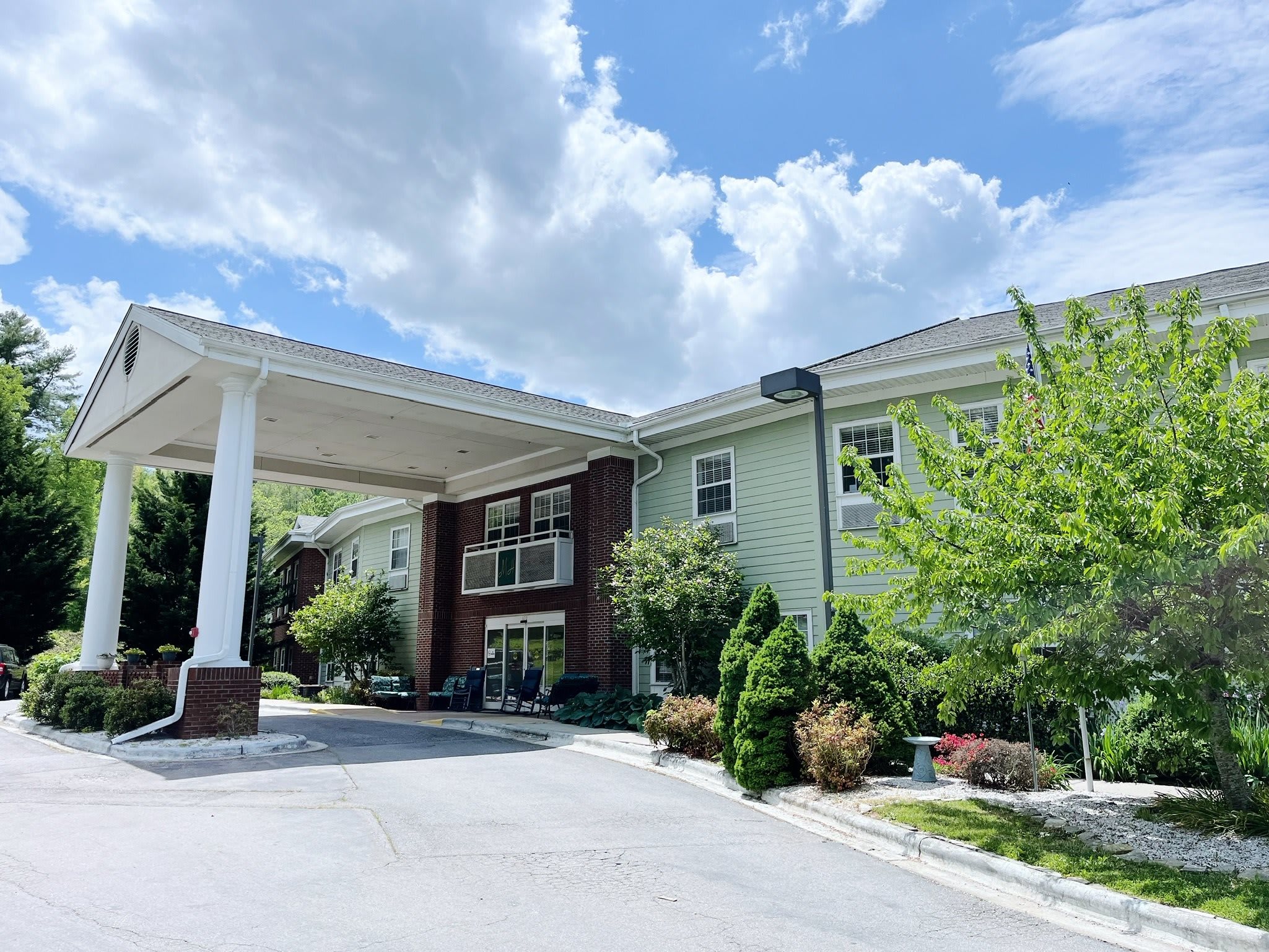 Mars Hill Manor community photo 1