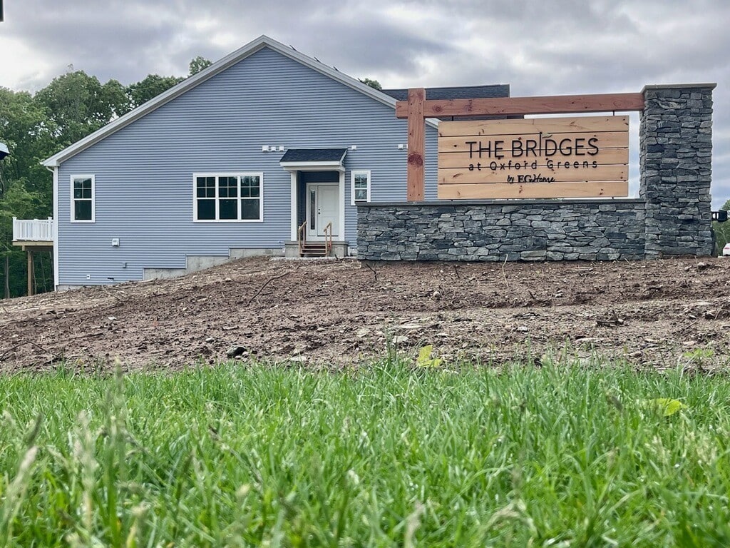 The Bridges at Oxford Greens community photo 1
