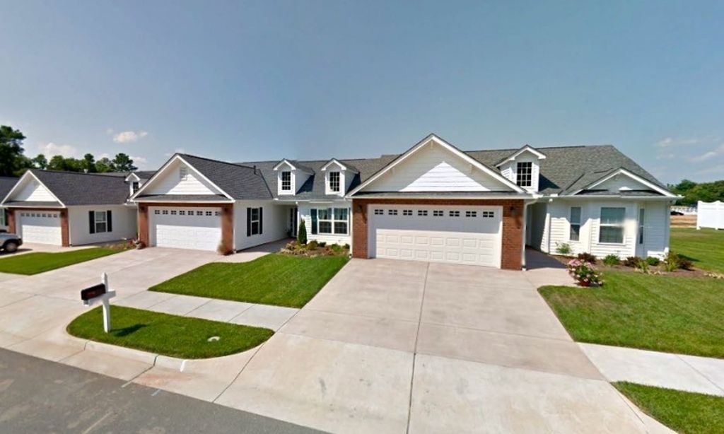 Meredith Place community photo 1