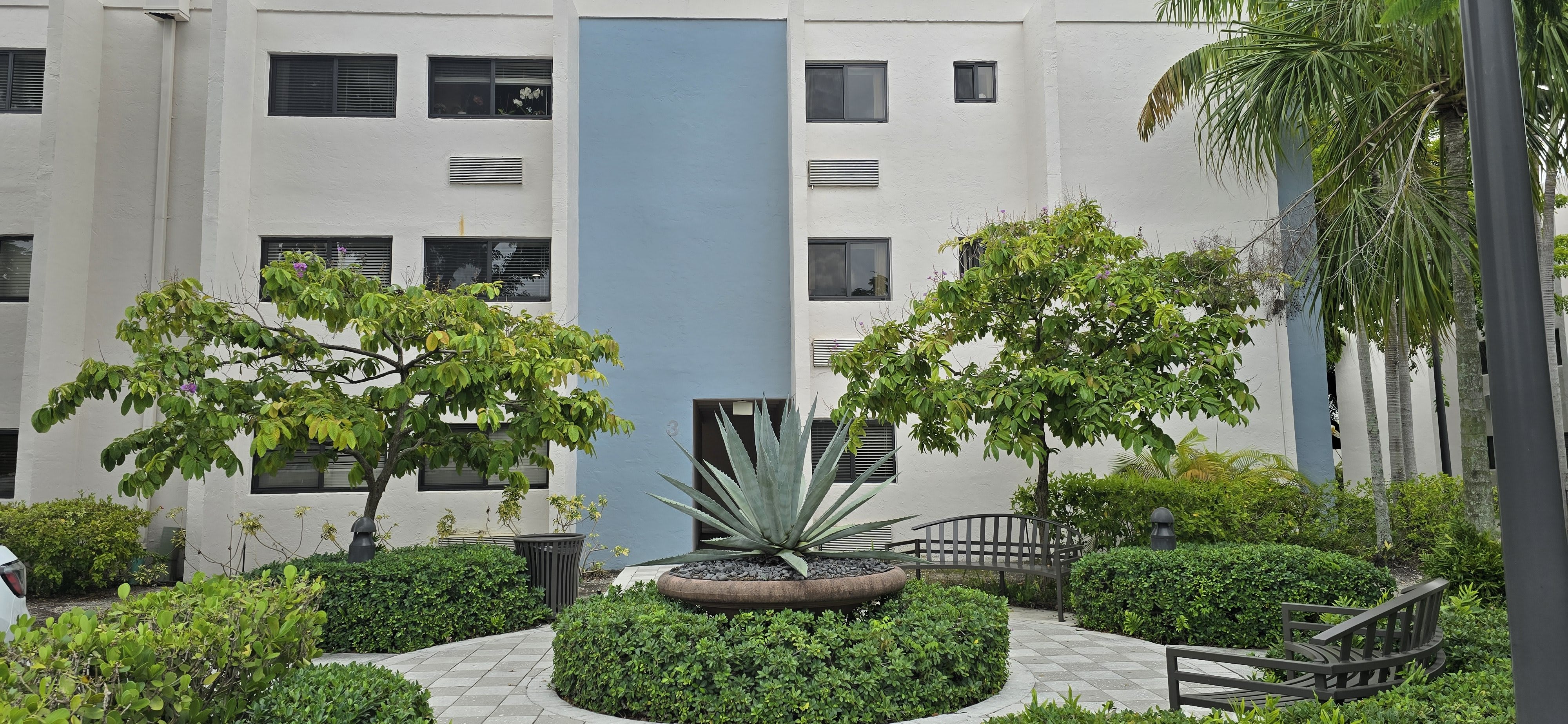 Las Palmas Senior Living community photo 1