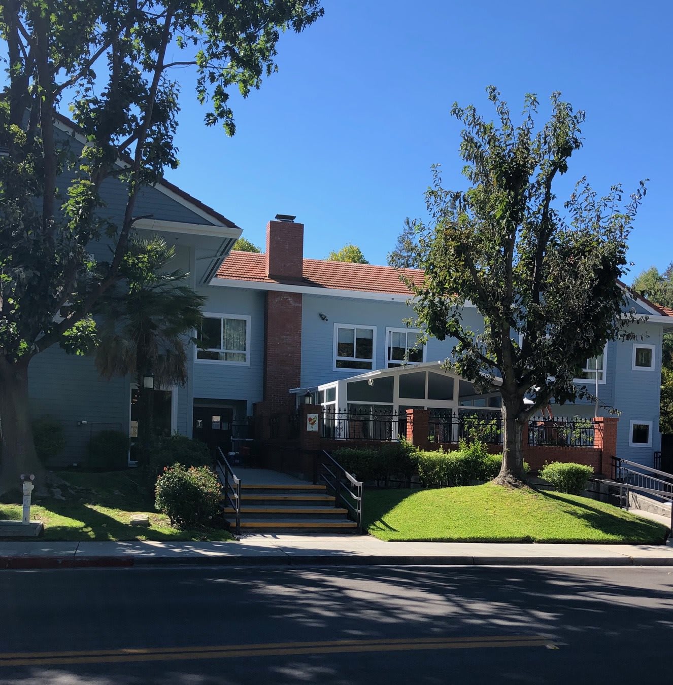 Sunny Oaks Memory Care community photo 1