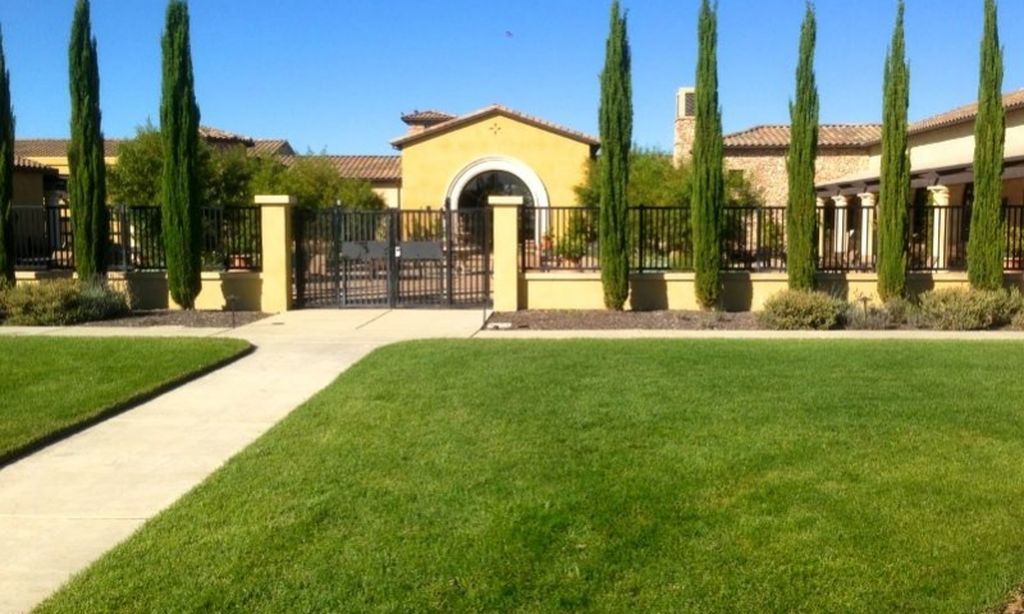 Four Seasons at Westshore community photo 1