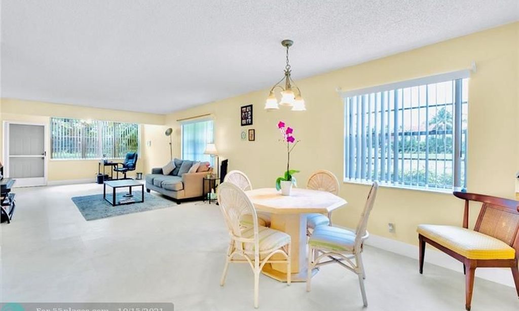 Sabal Pine Condominiums community photo 1