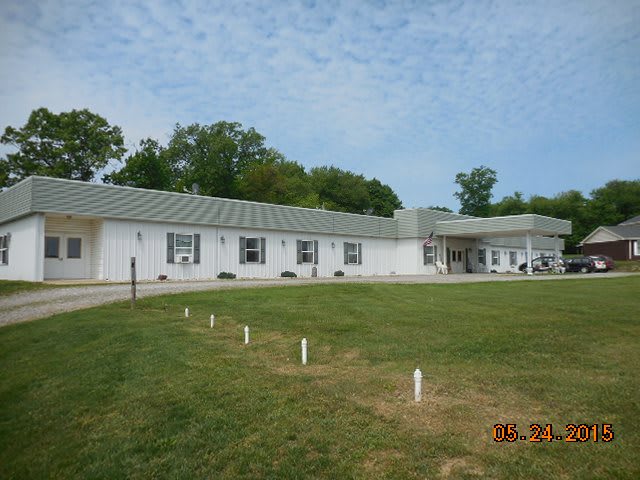 Country Manor community photo 1