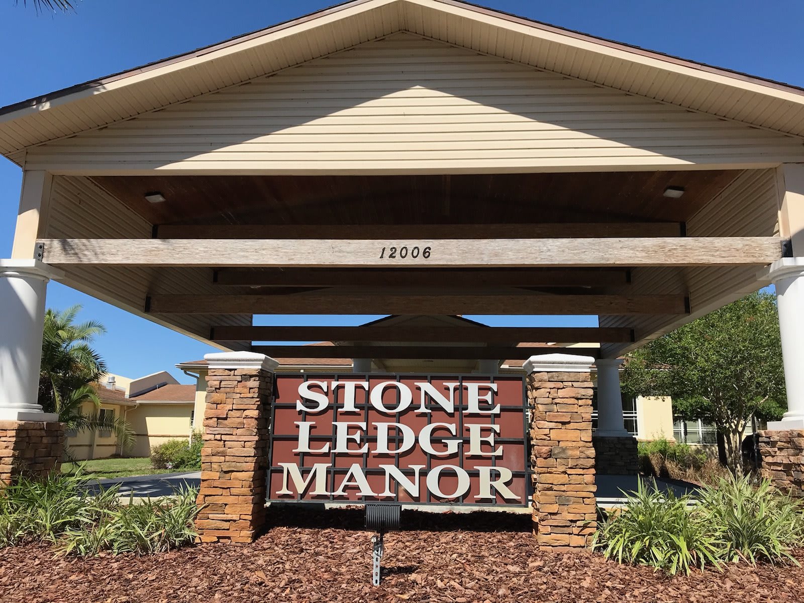 Stone Ledge Manor community photo 1