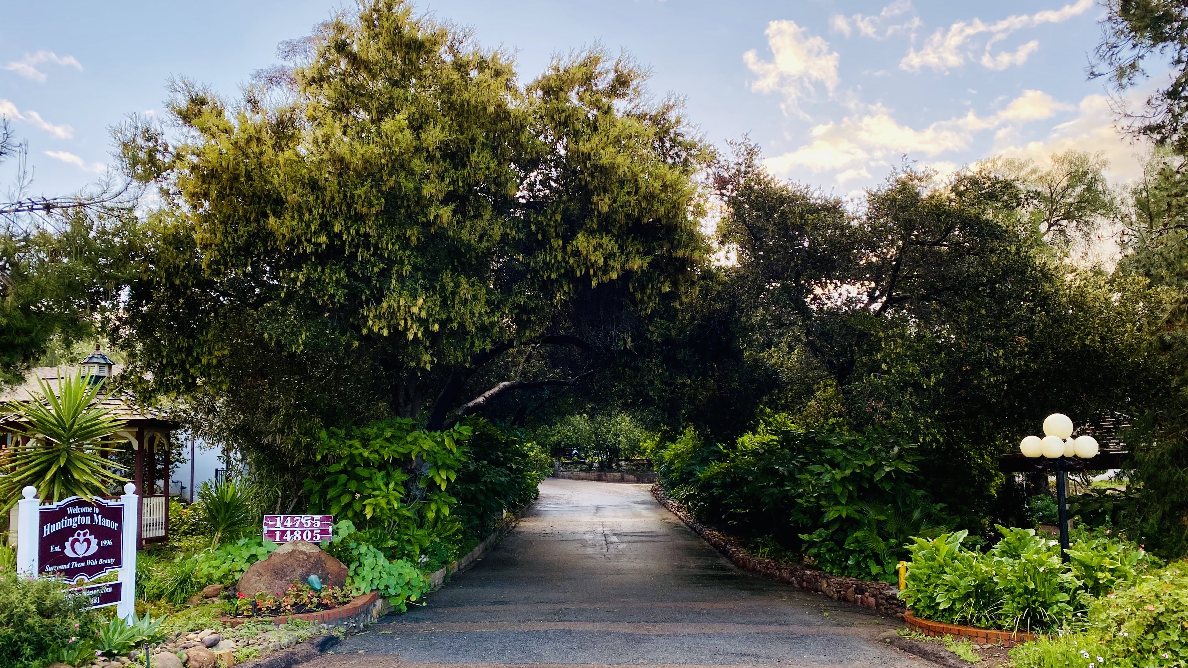 Huntington Manor community photo 1