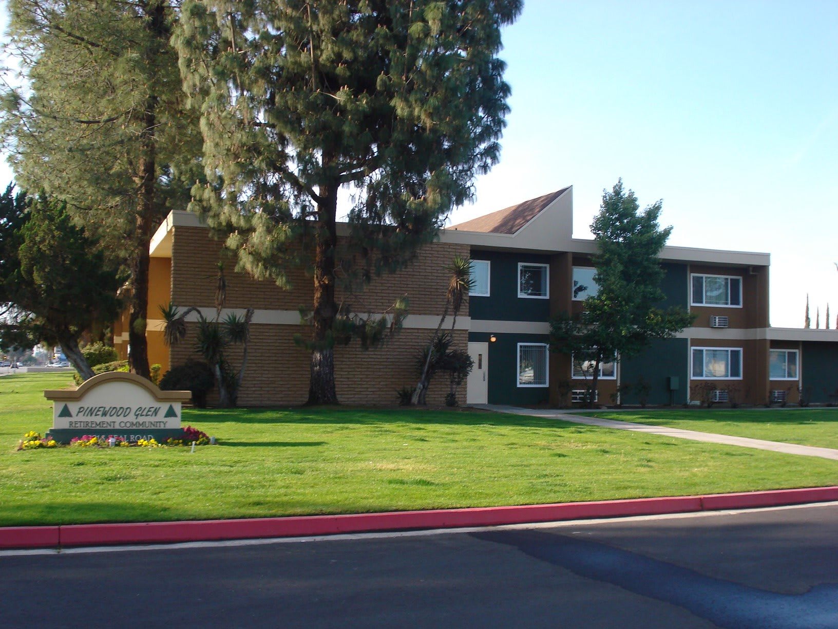 Pinewood Glen Retirement community photo 1