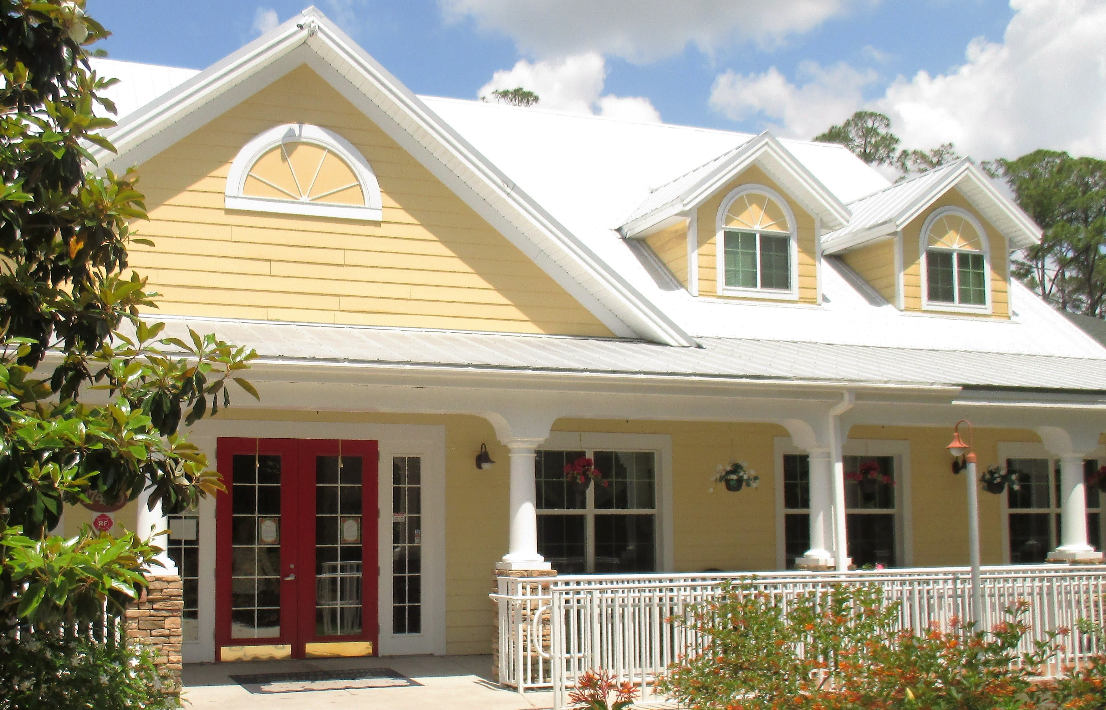 Magnolia Manor Assisted Living community photo 1