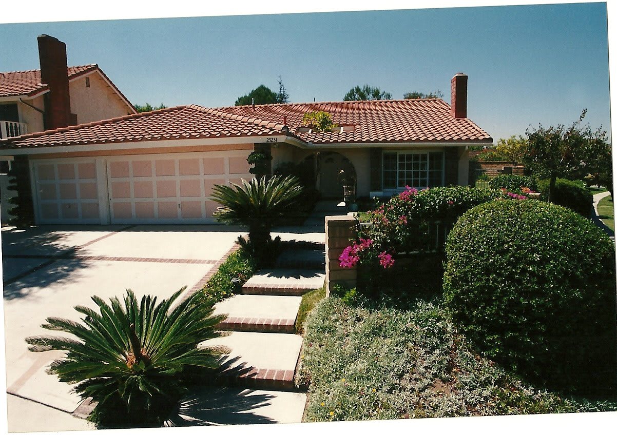 Lake Forest Country Home 2 community photo 1