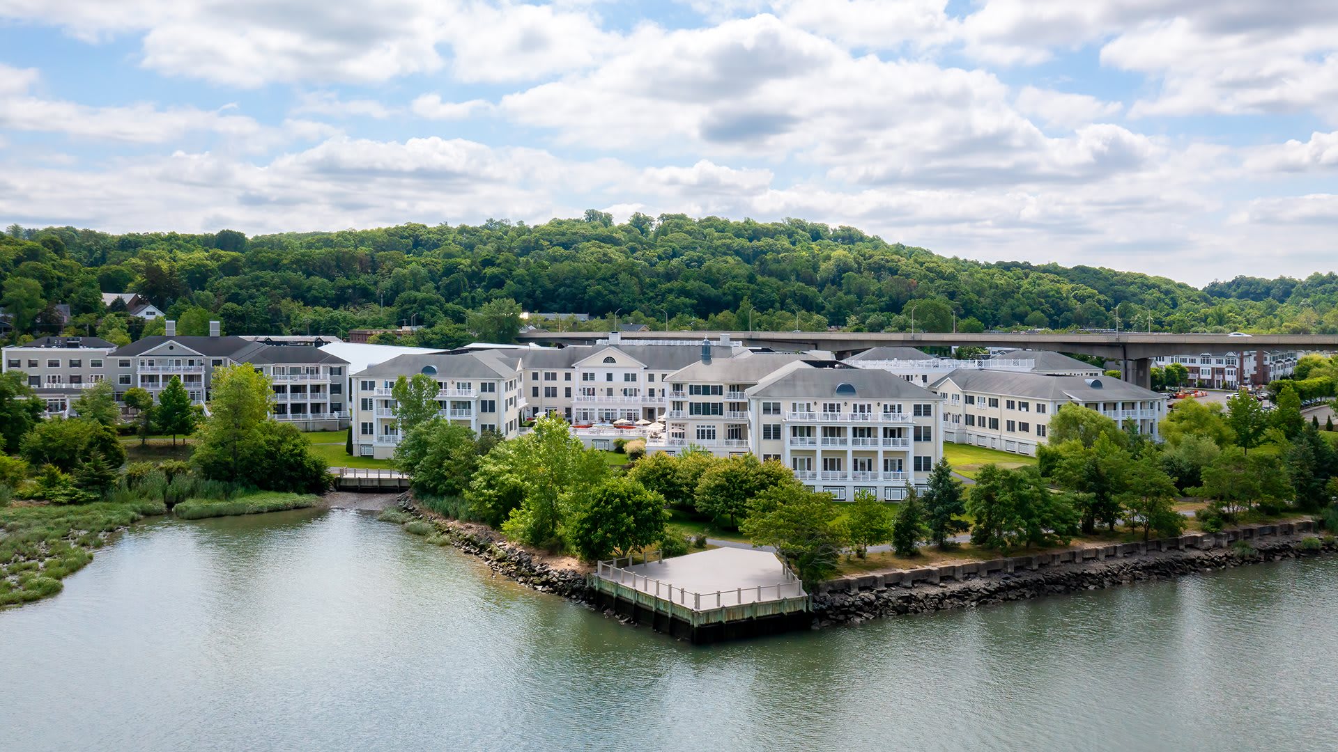 Atria on Roslyn Harbor community photo 1