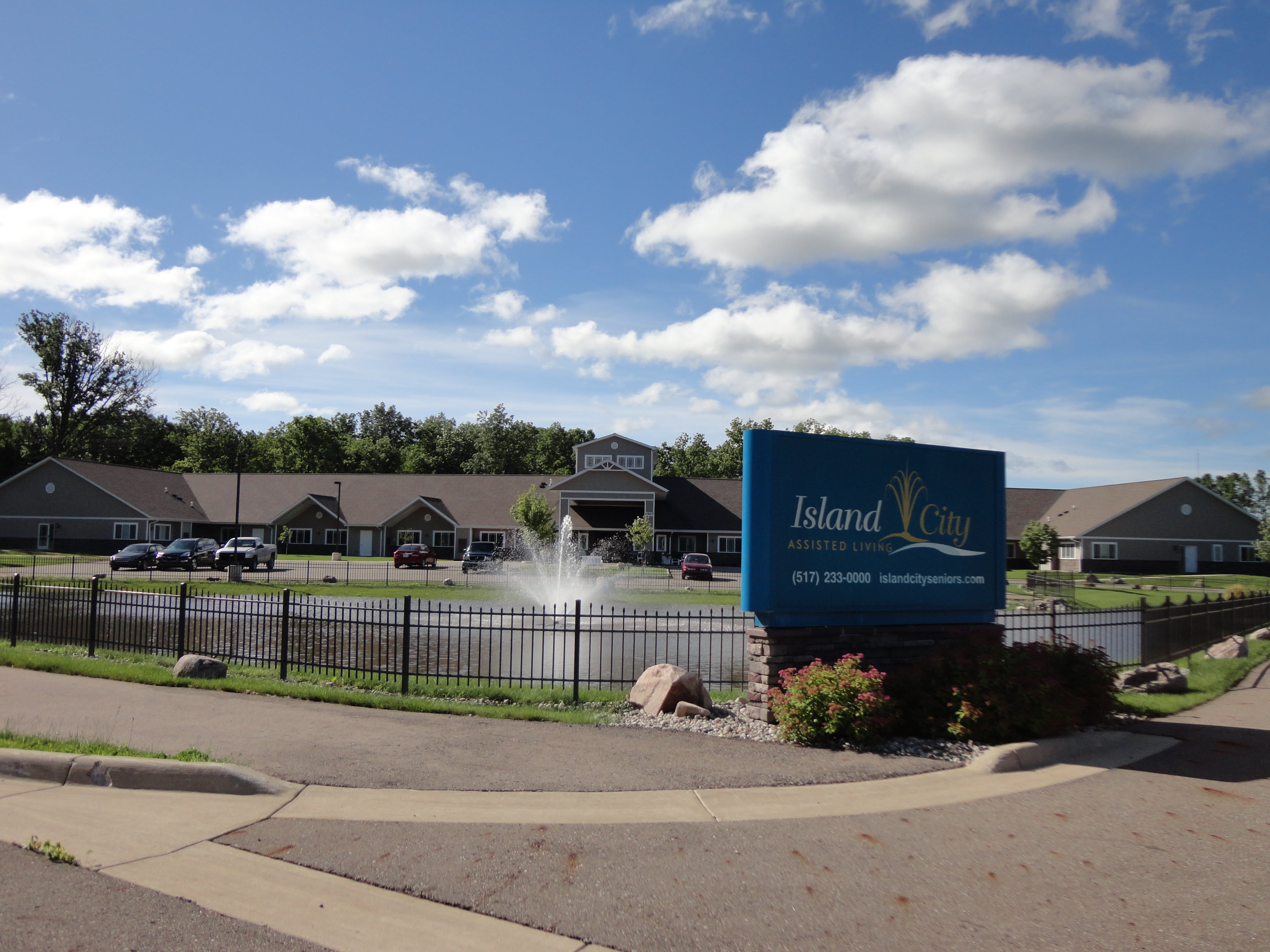 Island City Assisted Living community photo 1