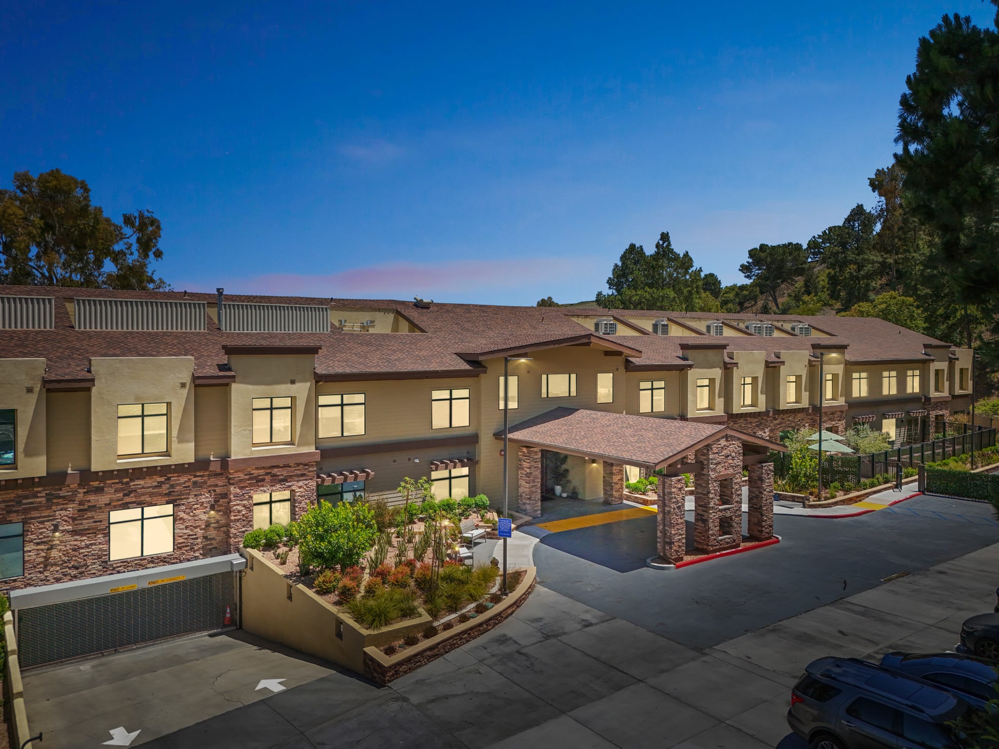 Peninsula Pointe by Cogir community photo 1