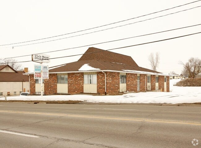 Pearl Manor and Marie Manor community photo 1