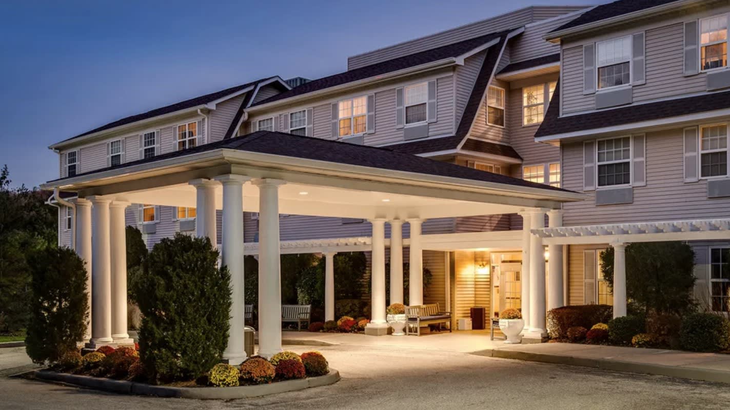 Atria Briarcliff Manor community photo 1