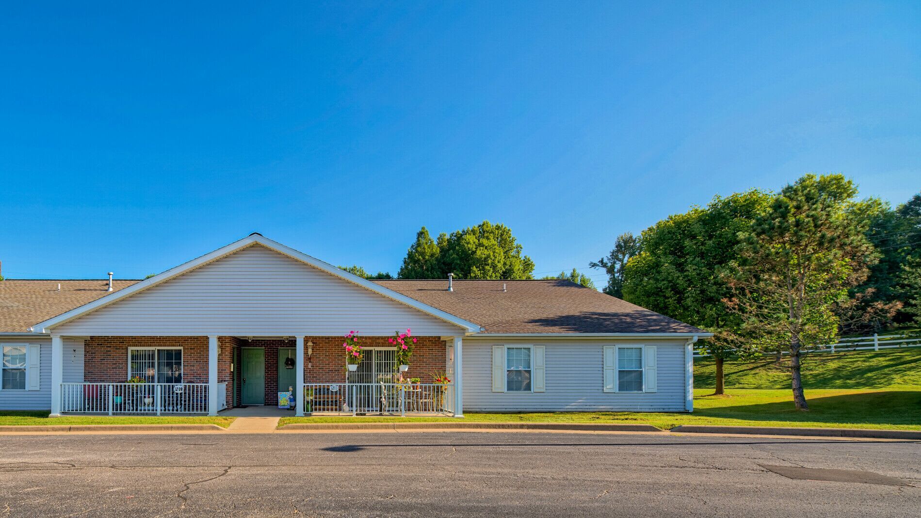 Leisure Living Lakeside community photo 1