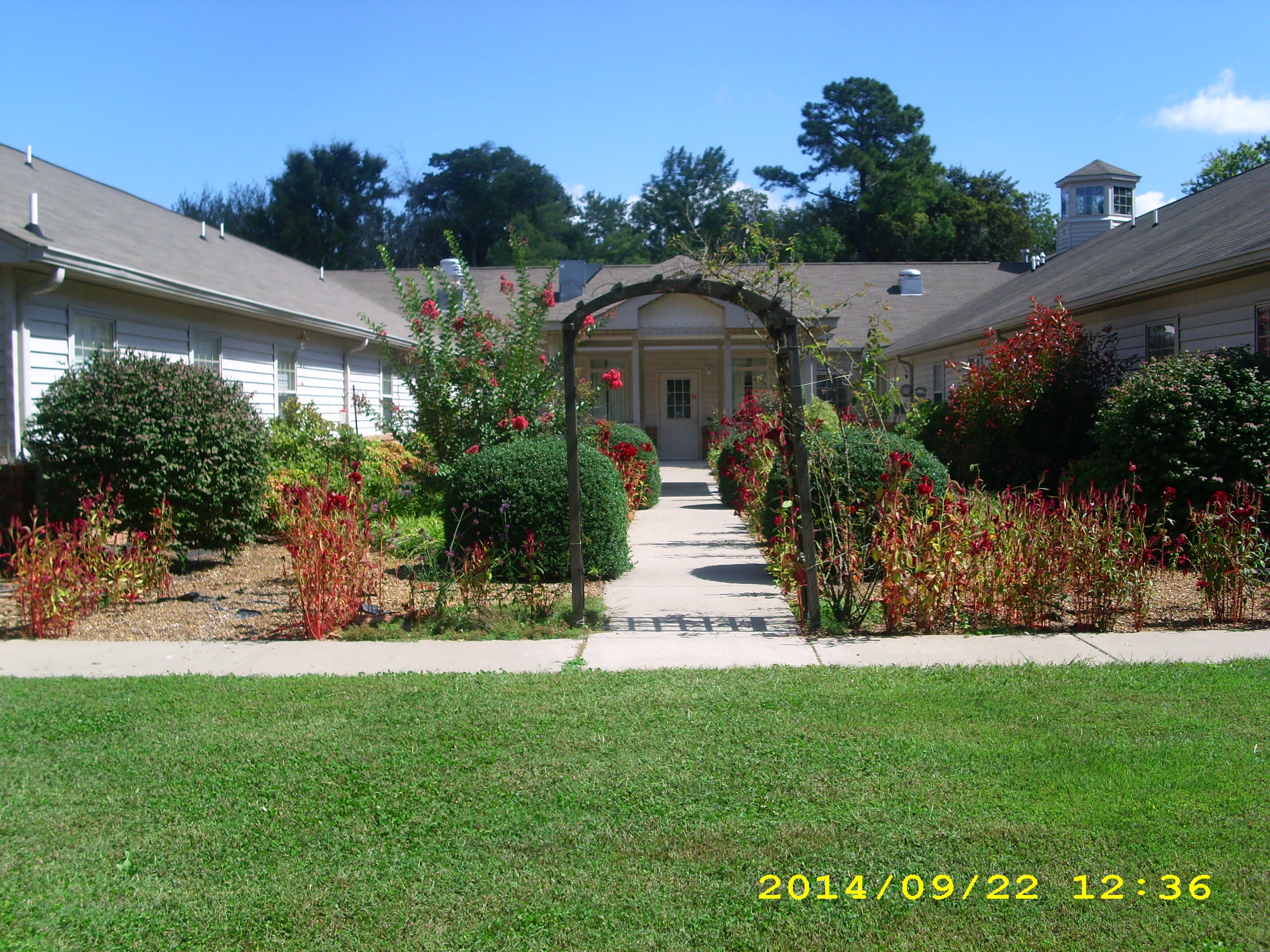 Magnolia Place community photo 1