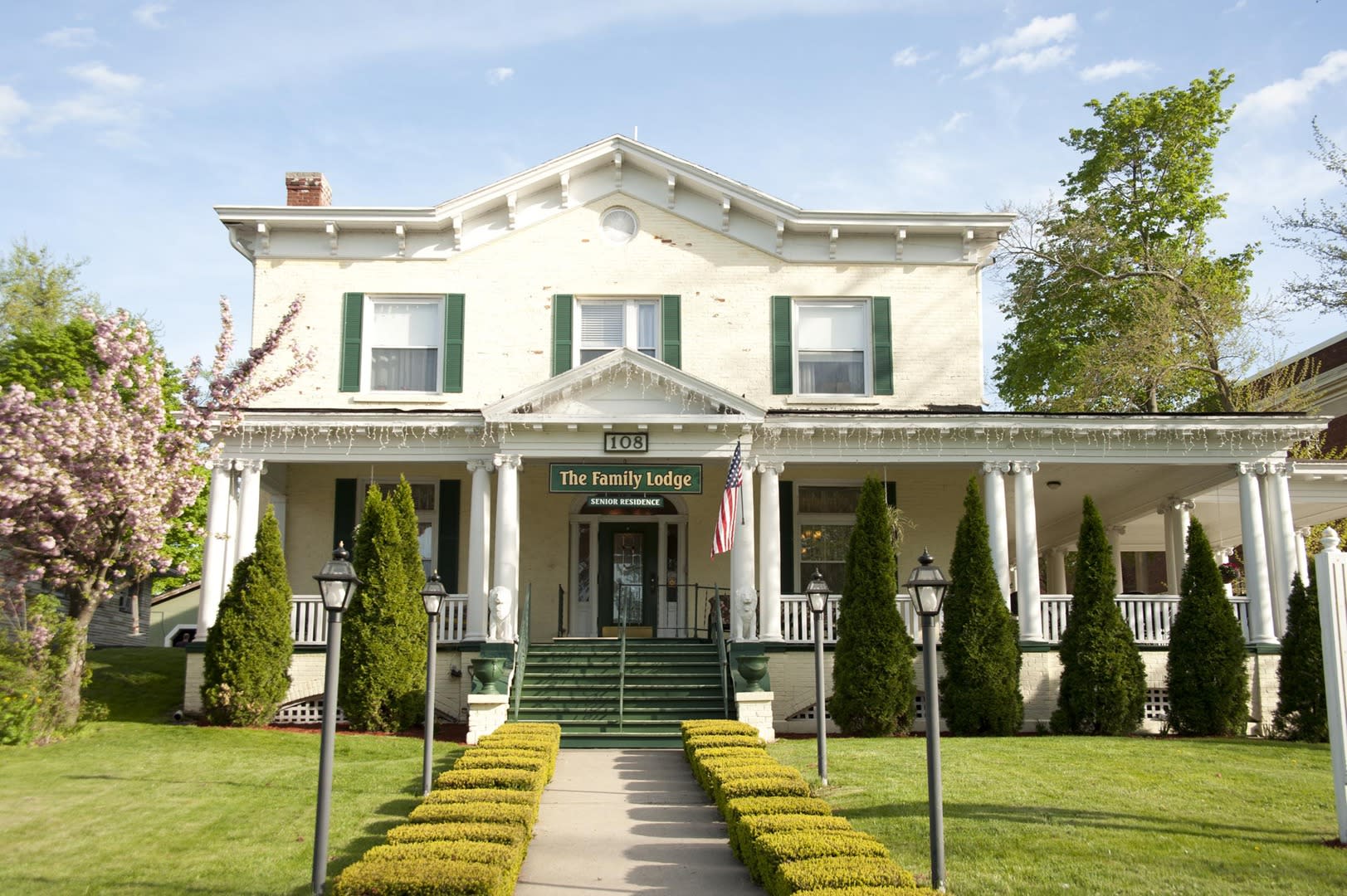 Ivy Lodge Assisted Living community photo 1