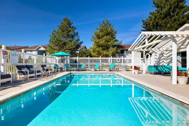 Lakeside Village Apartments community photo 1