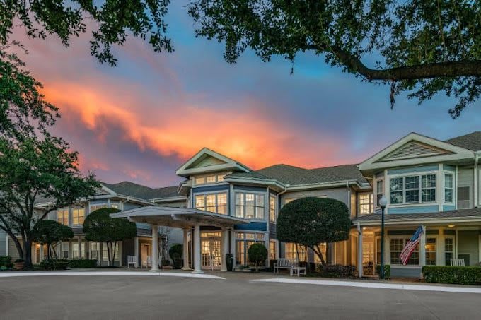 Wyndham Court of Plano community photo 1