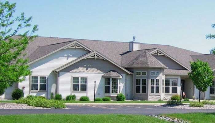 Lili Gardens Assisted Living community photo 1