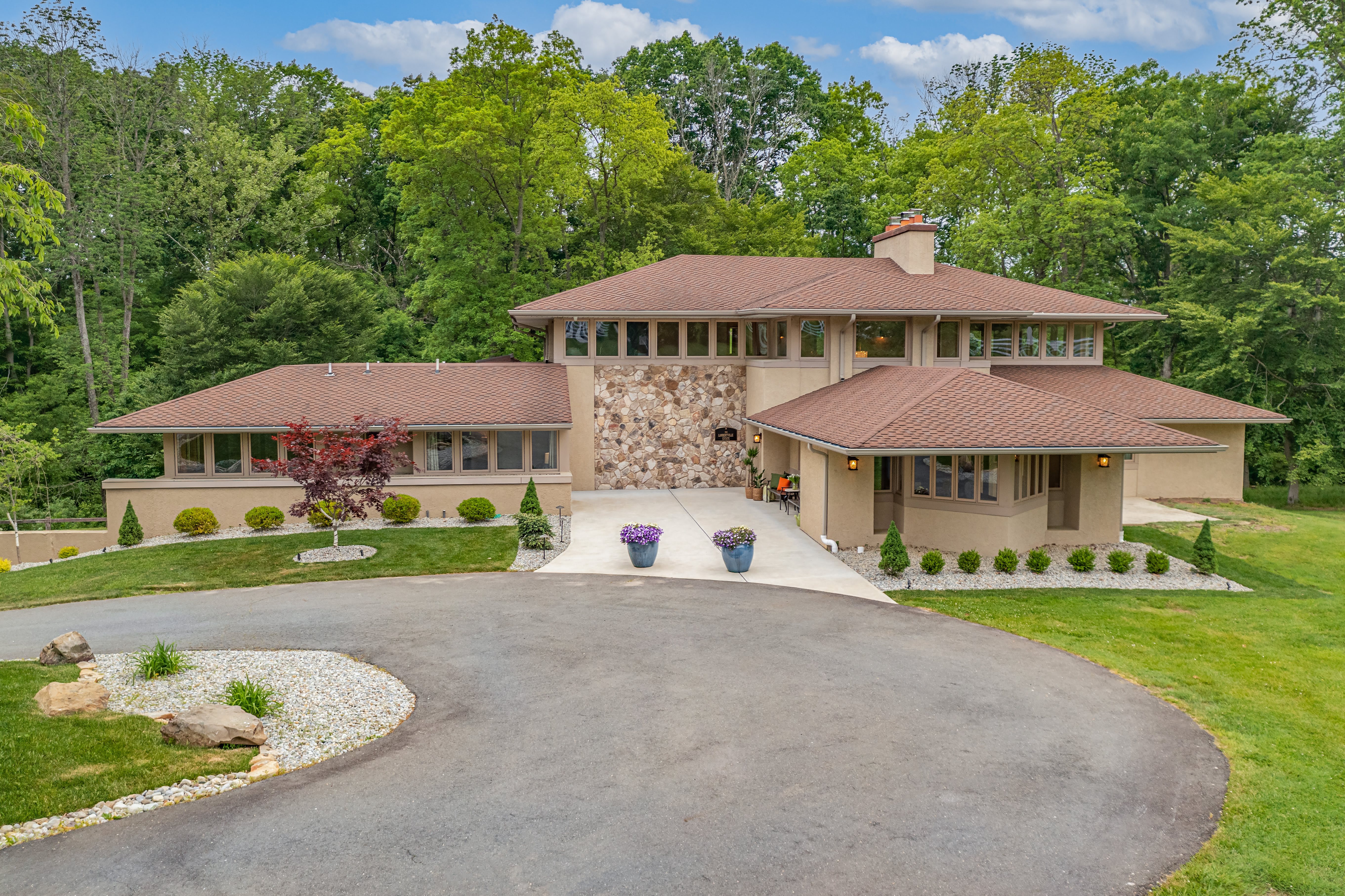 The Lambertville Estate community photo 1