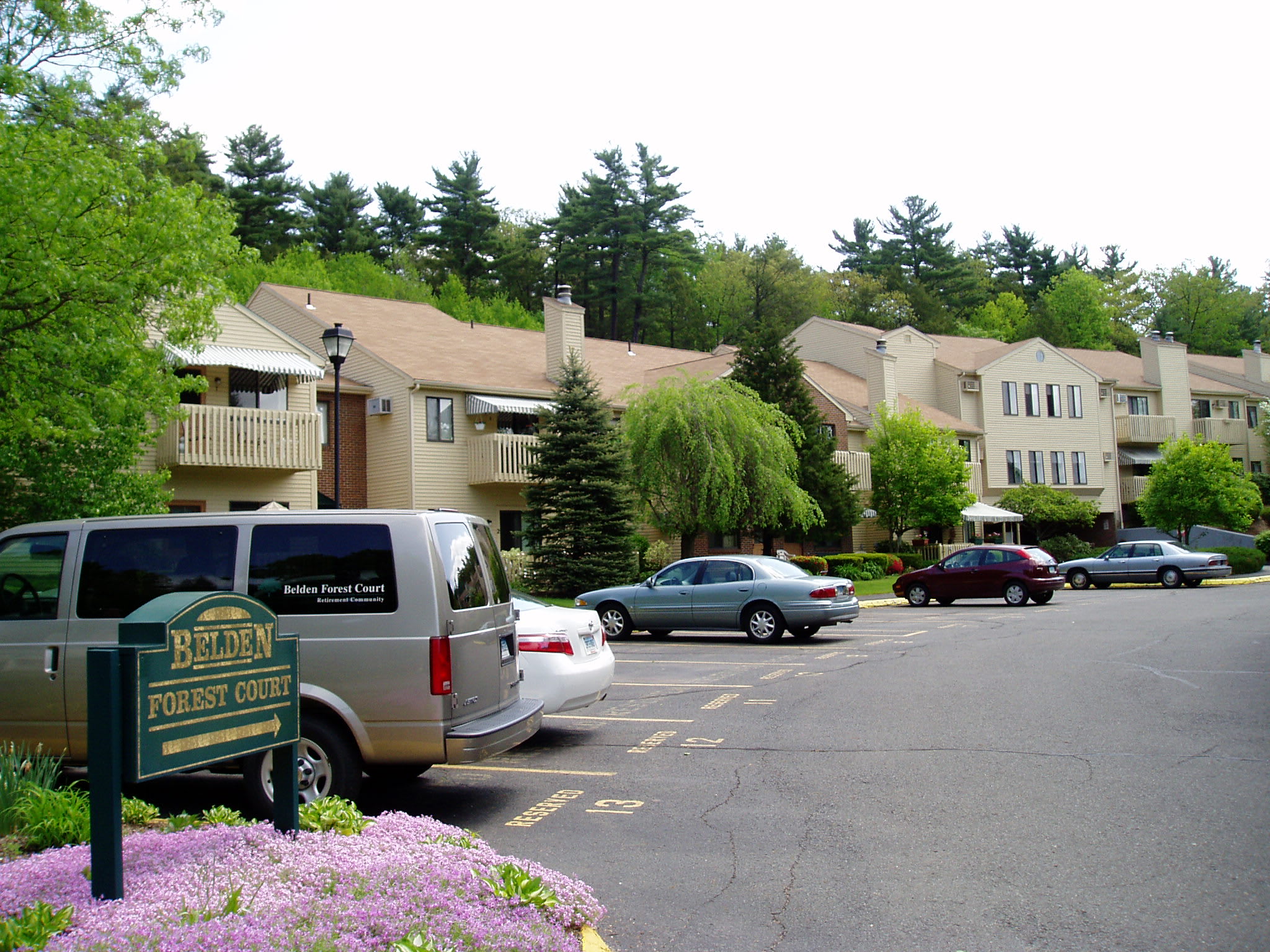 Belden Forest Court community photo 1