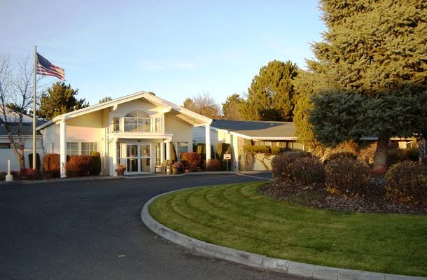 Hawthorne Court community photo 1