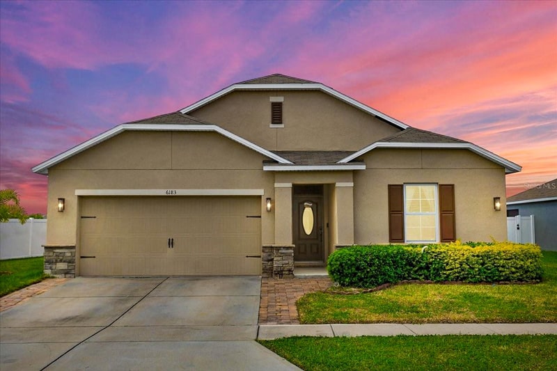 Poinsettia Heights community photo 1