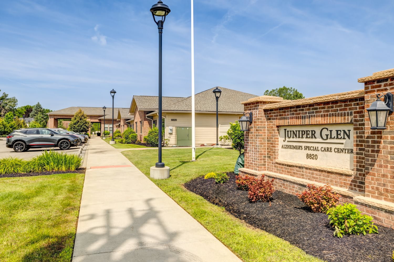 Juniper Glen Memory Care Assisted Living community photo 1