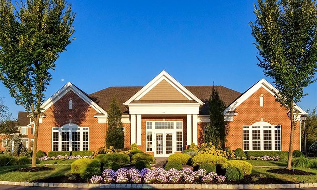 The Mews at Laurel Creek community photo 1