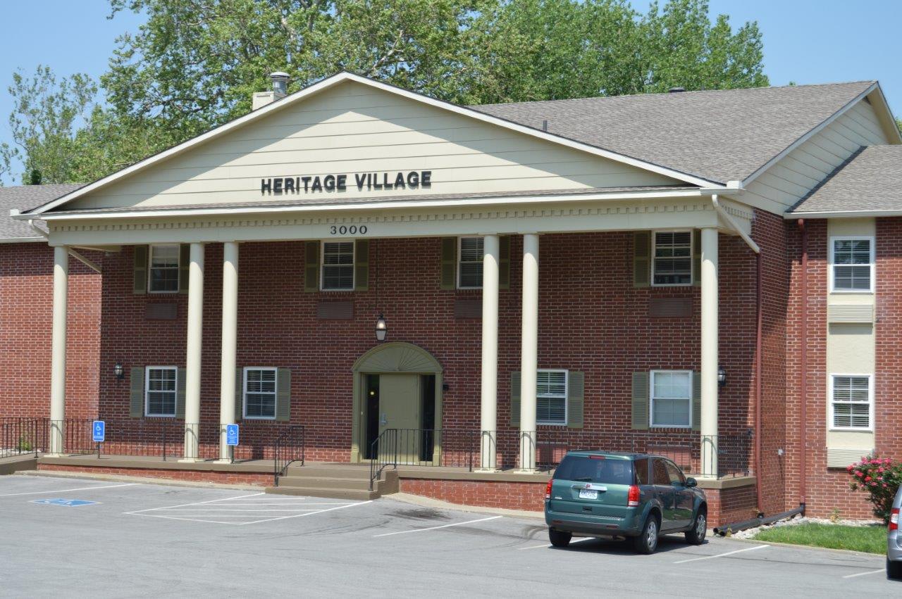 Heritage Village of Gladstone community photo 1