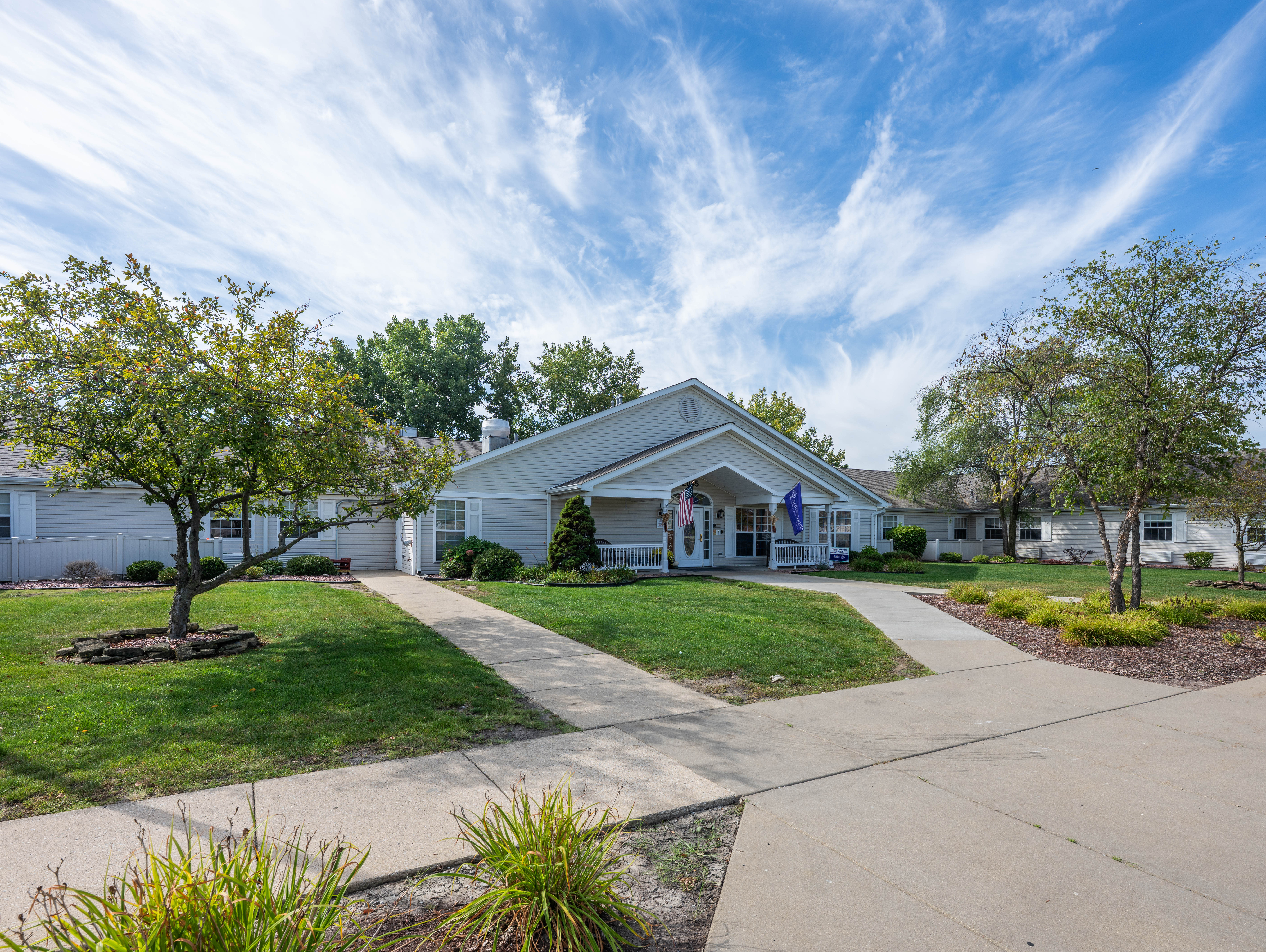 Arden Courts South Holland, A Memory Care Community community photo 3