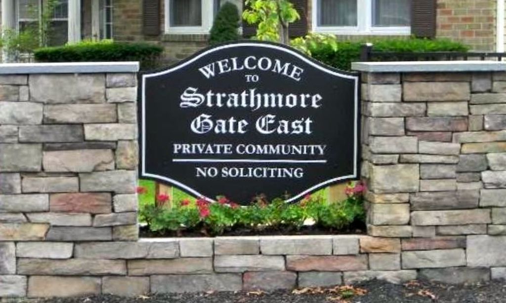 Strathmore Gate East community photo 1