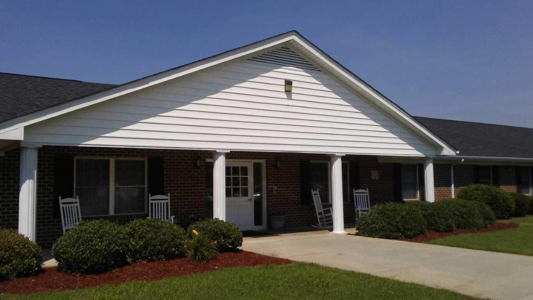 Hampton Manor community photo 1