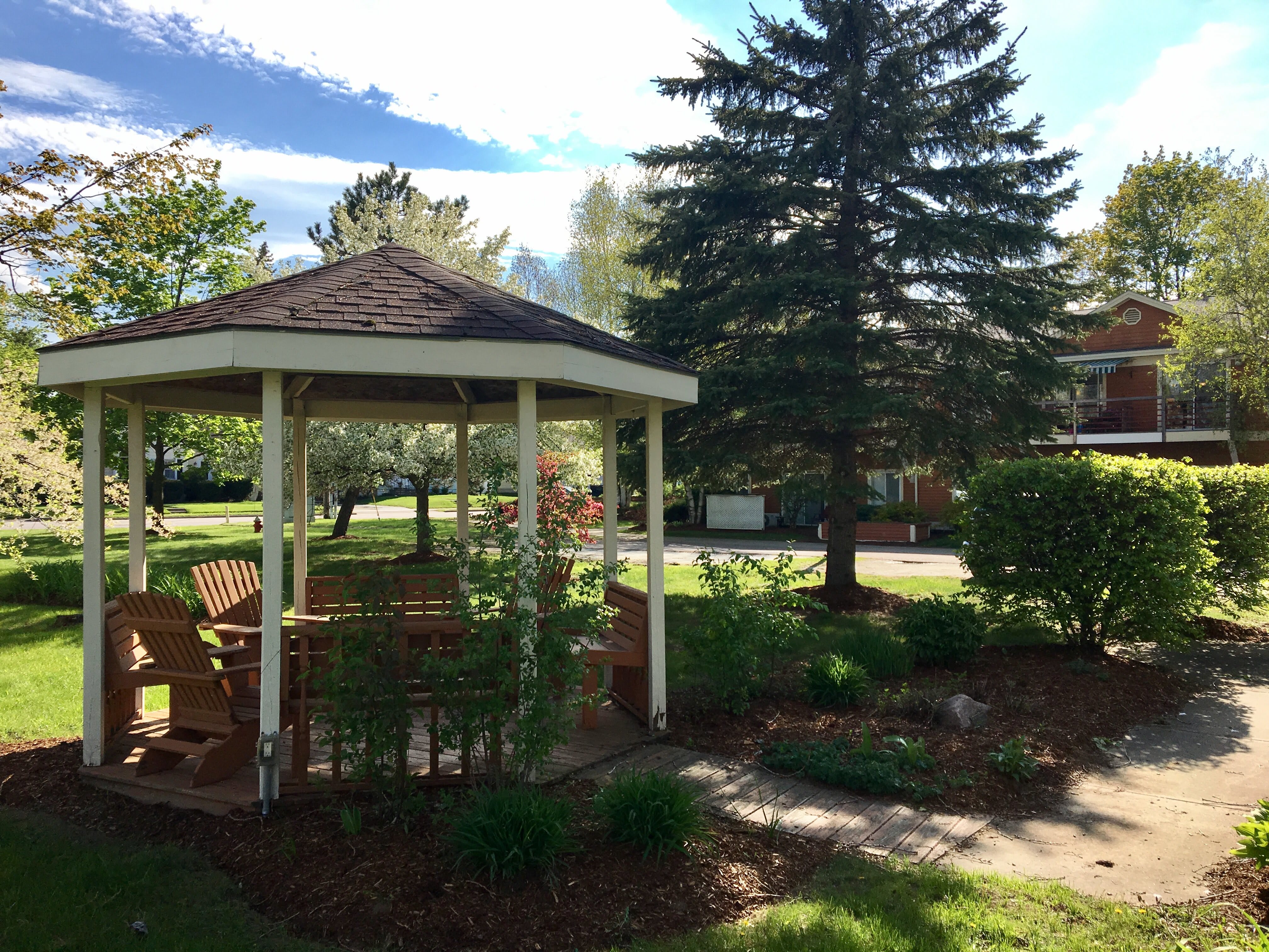 Gazebo Apartments community photo 1
