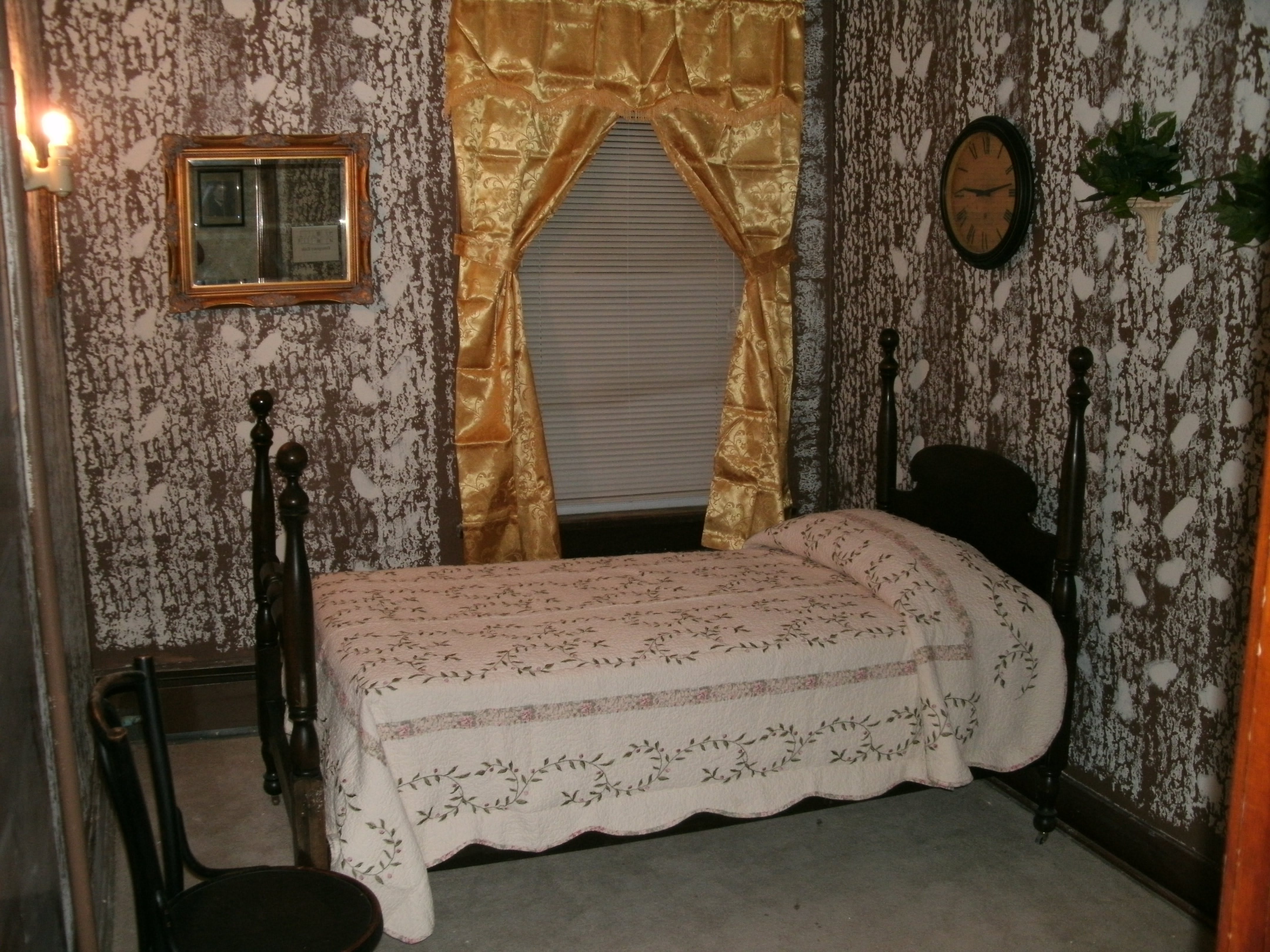 The Grand Victorian Rose community photo 1