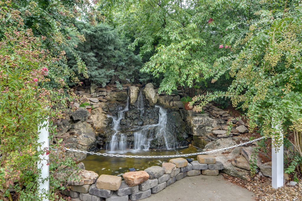 Auburn Creek and Arbors at Auburn Creek community photo 1