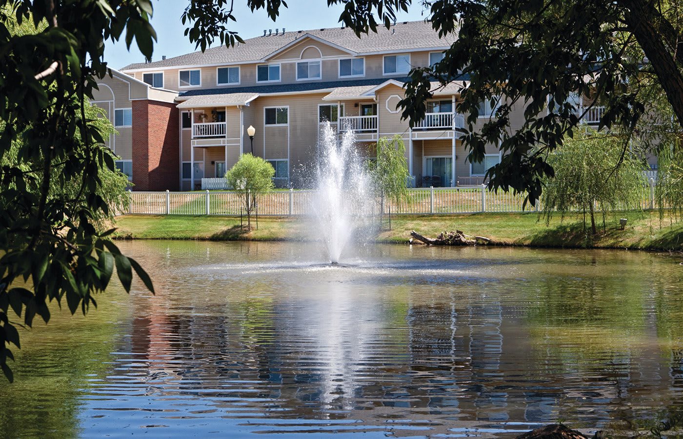 The Fountains at Greenbriar community photo 1