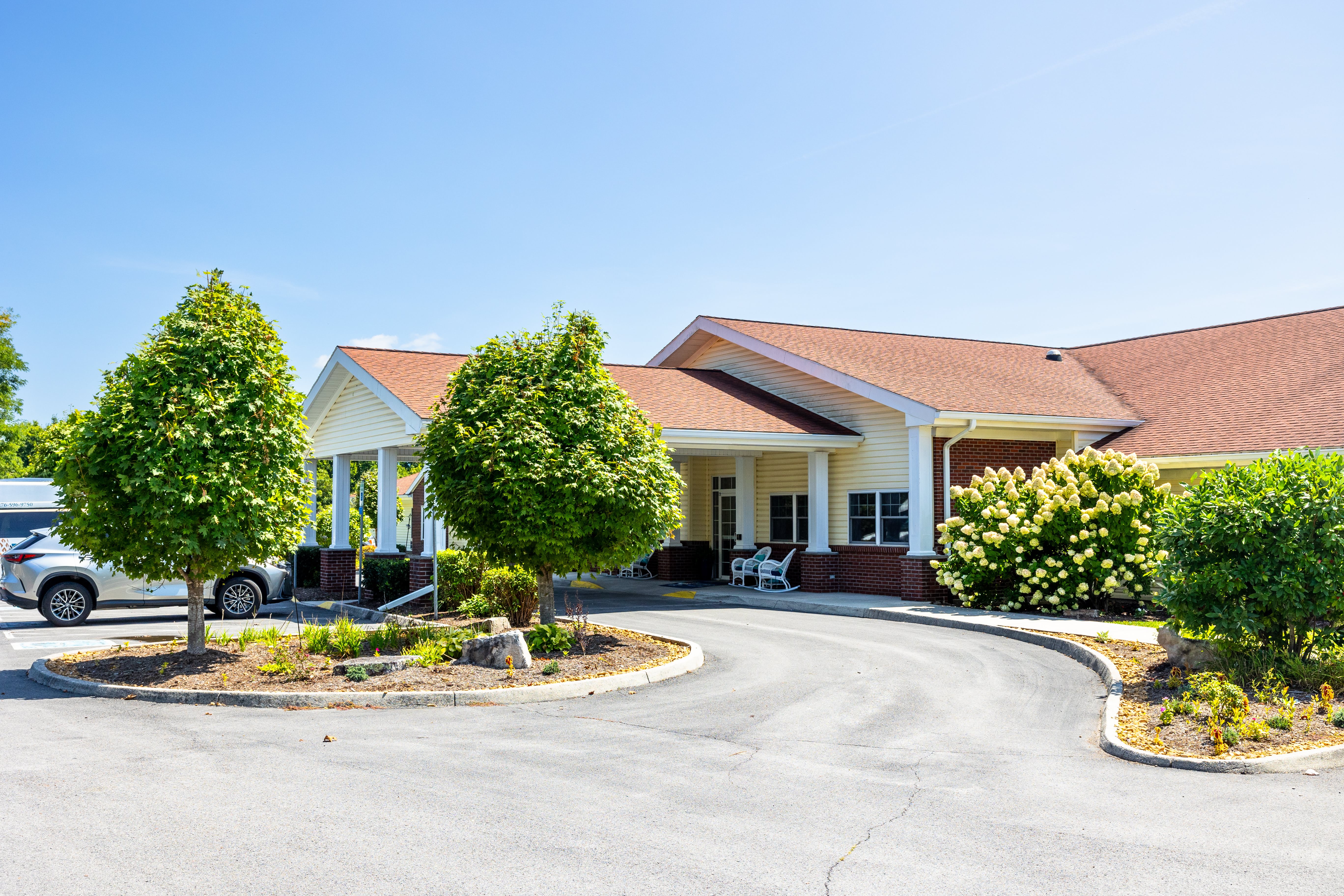 Commonwealth Senior Living at Cedar Bluff community photo 1