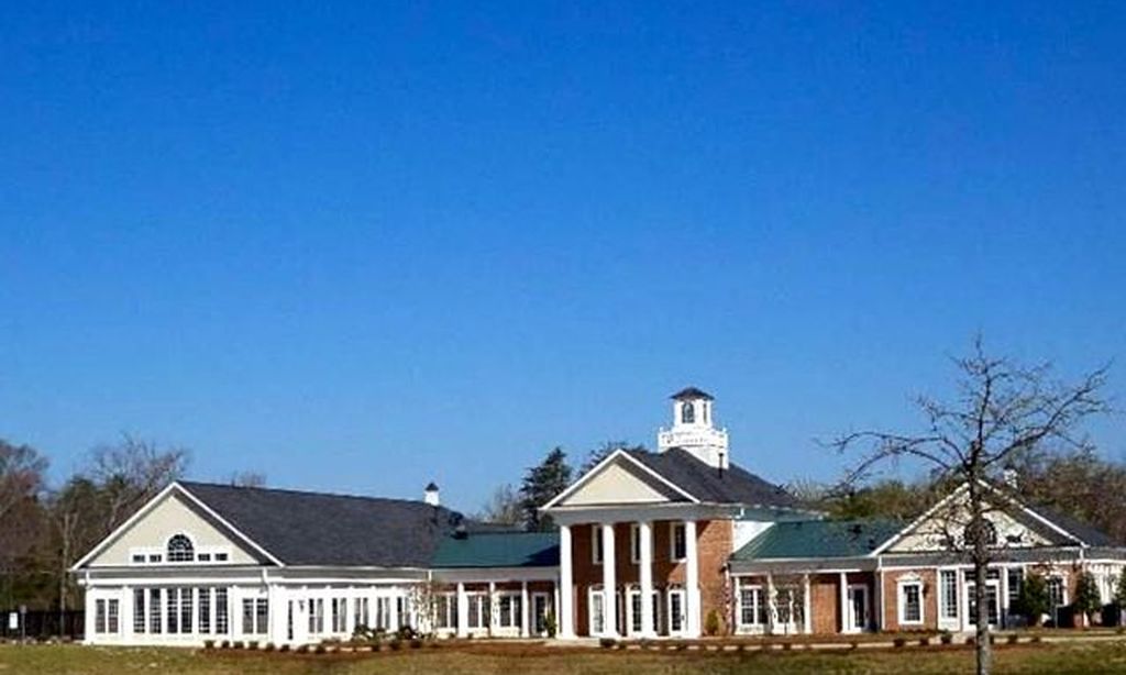 Colonial Charles community photo 1
