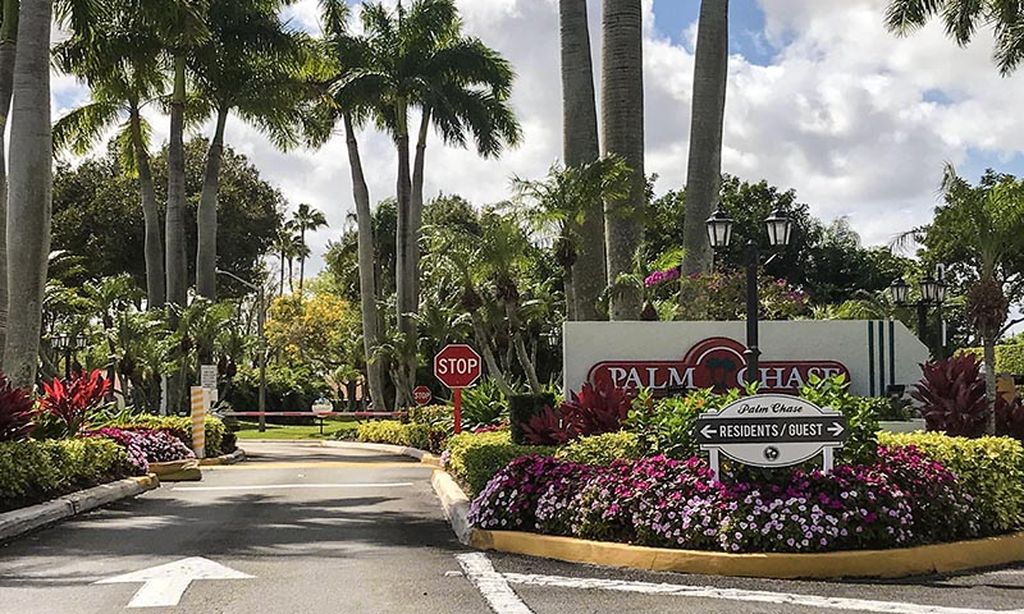 Palm Chase community photo 1