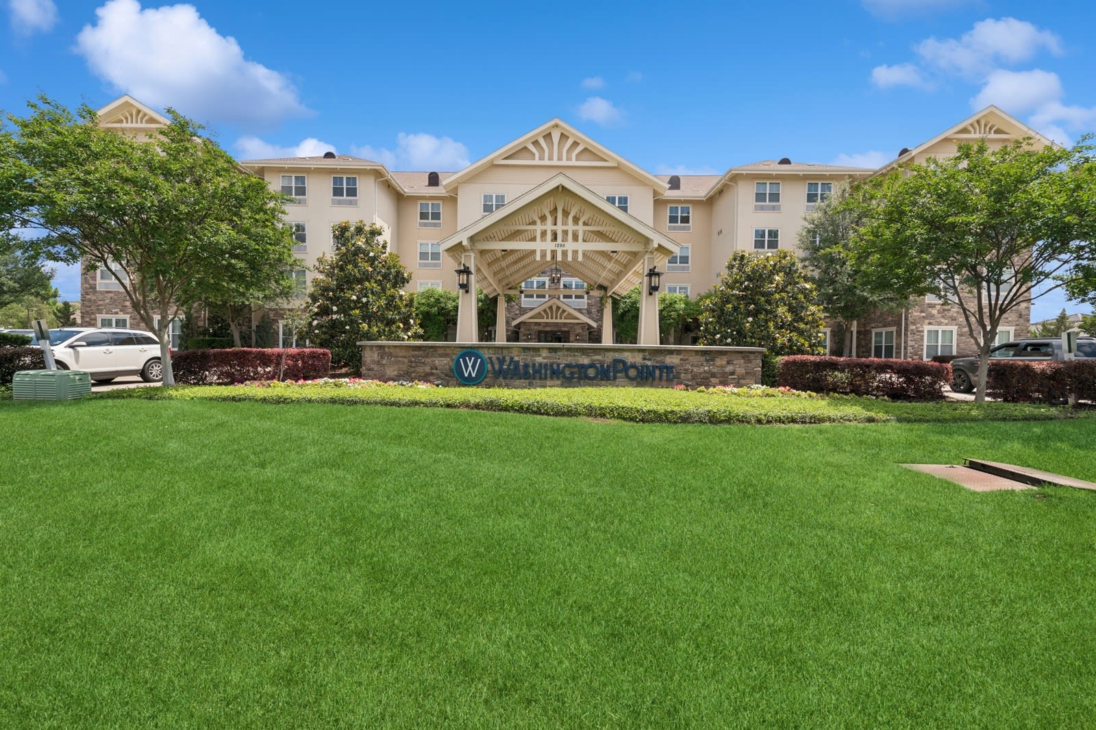 Washington Pointe community photo 1